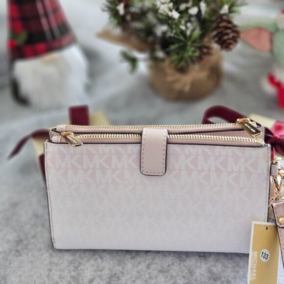 Michael Kors - Jet Set Travel Signature Logo Smartphone Powder Blush Wallet - Picture 6 of 6